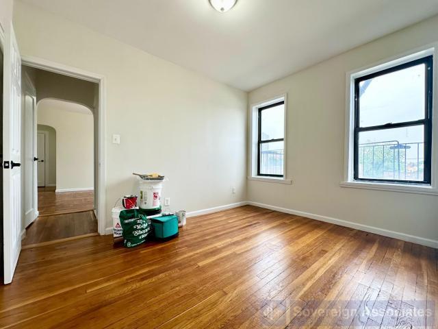 Building Photo - 1 bedroom in BRONX NY 10461