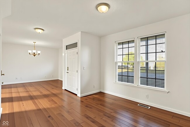 Building Photo - 2161 Silver Rose Dr