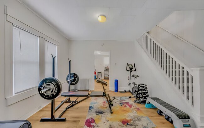 Building Photo - 609 Moir Ct