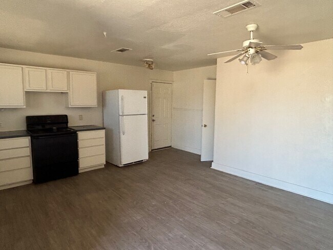 Foto del edificio - 206 S Pecos St