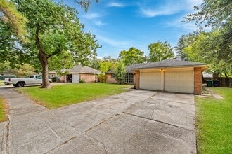 Building Photo - 11111 Longcommon Dr