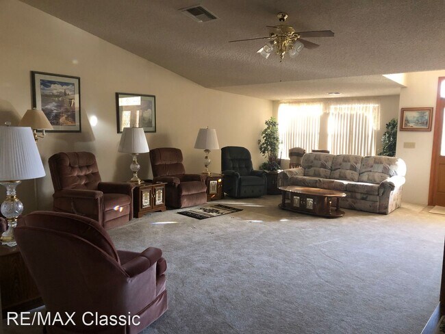 Foto del edificio - 3 br, 2 bath House - 1439 Leisure World