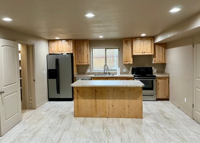 Building Photo - 2658 S 8850 W