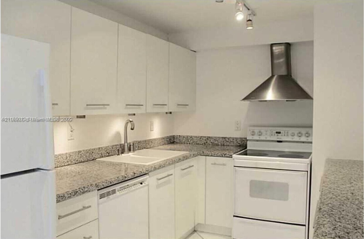 Foto principal - 780 NE 69th St