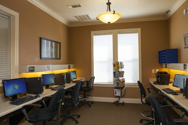 Foto del edificio - 5121 N Foster Rd