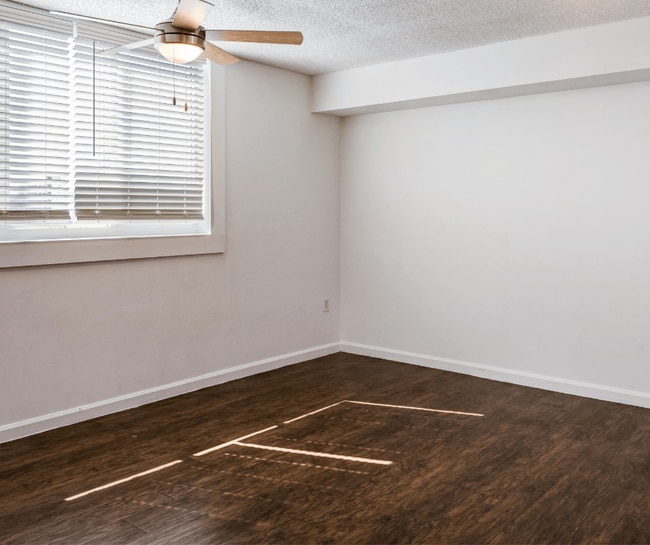 Building Photo - Santa Clara II