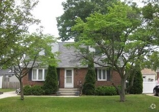 Building Photo - 6 Terrace Ct