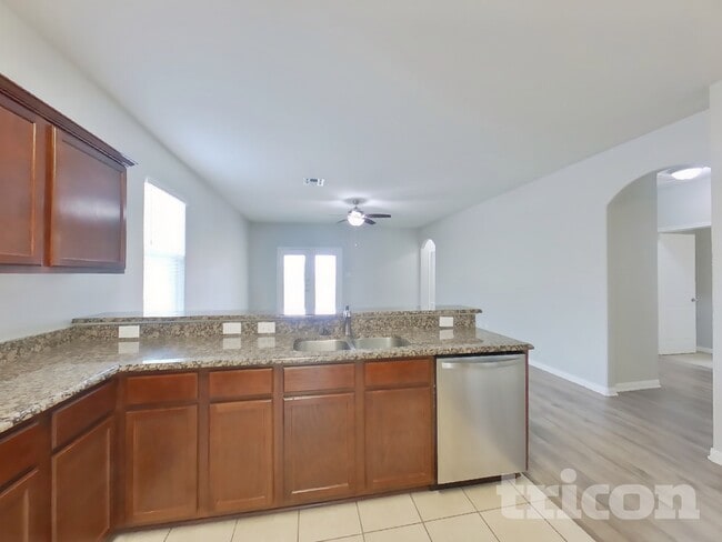 Foto del edificio - 417 Sapphire Ln