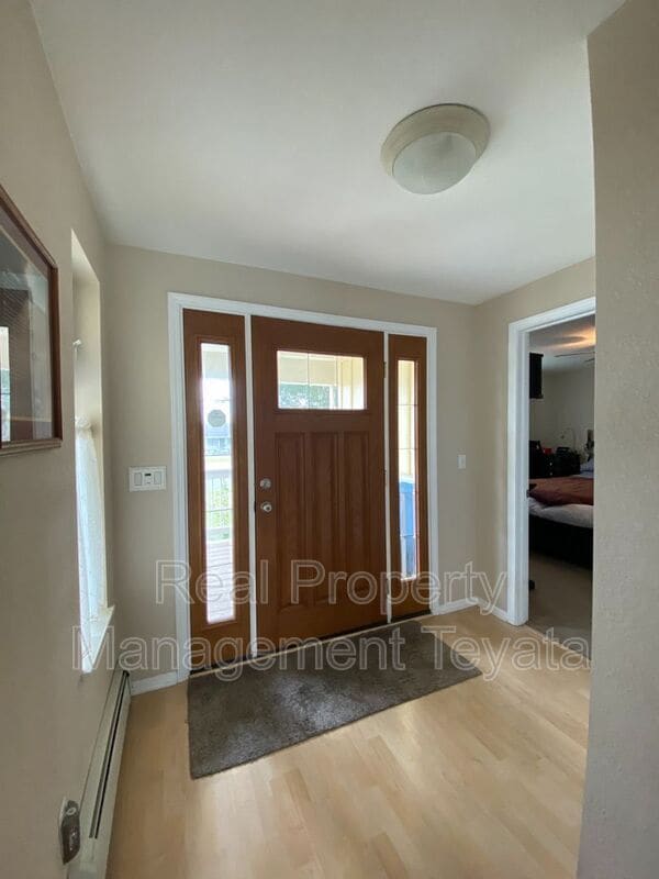 Building Photo - 8252 Cowichan Rd