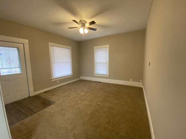 Foto del edificio - Updated 4 bedroom/2 bath home in Winfield!