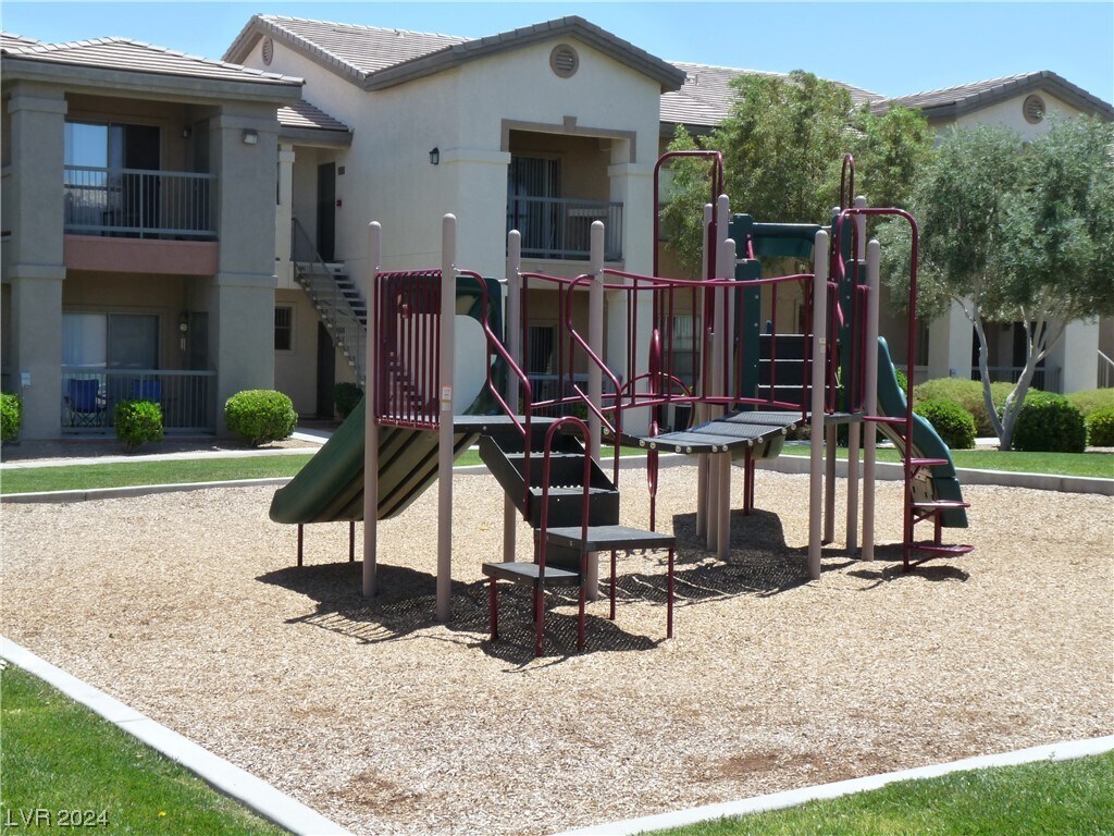 Foto principal - 8000 W Badura Ave