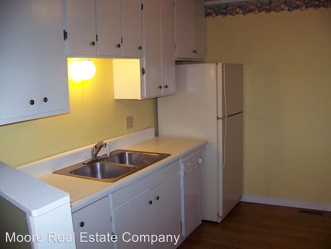 Foto del edificio - 3 br, 2 bath House - 302 Elm
