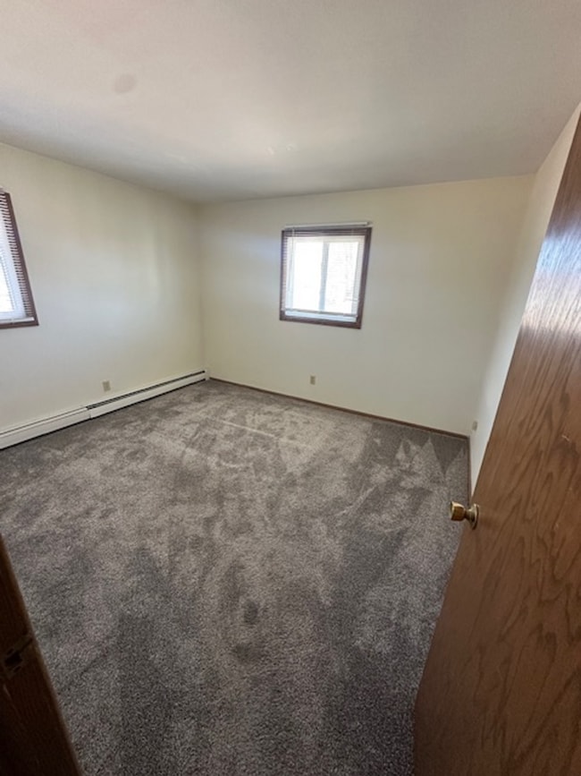 Building Photo - Madera Manor