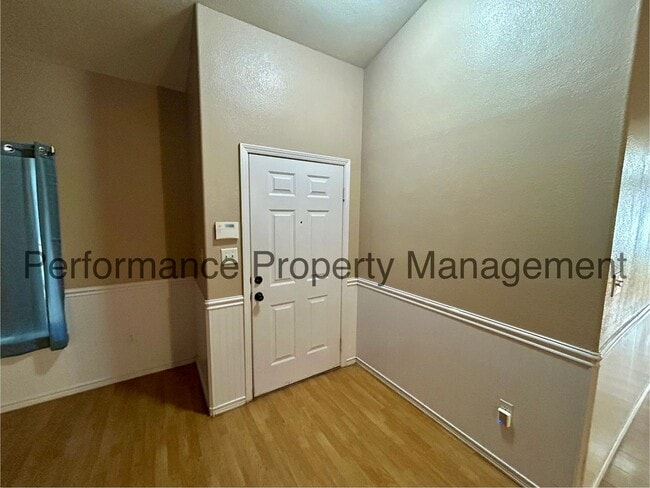 Building Photo - Stunning 4 Bed/2 Bath in S Bakersfield w/ ...