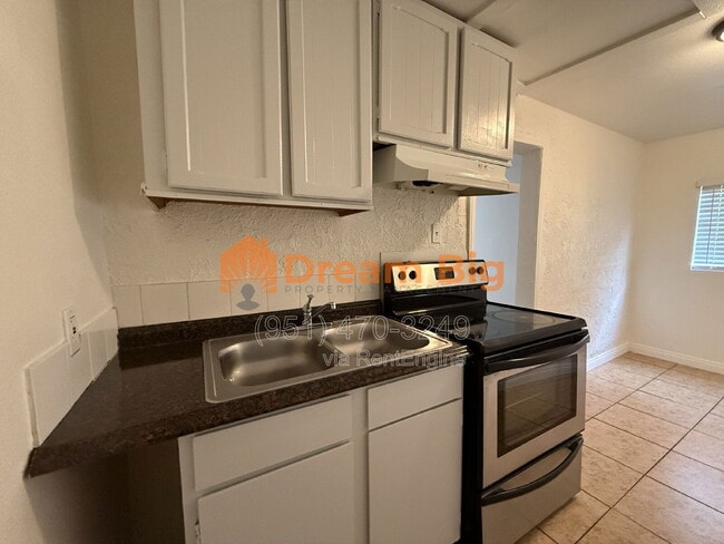 Building Photo - 14653 Washington Dr