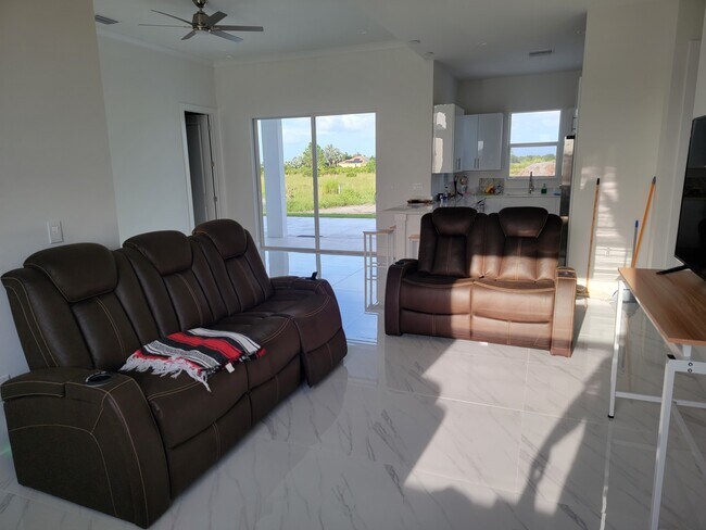 Foto del edificio - 6722 40th St NE