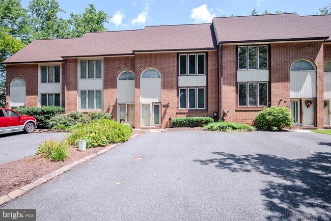Foto del edificio - 805 Birch Ln