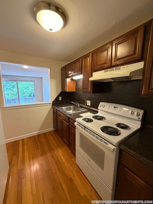 Building Photo - 1799 Centre St