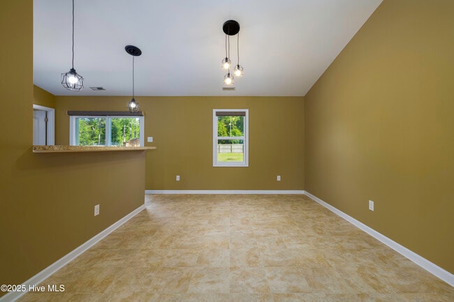 Building Photo - 209 Oak Grove Cir