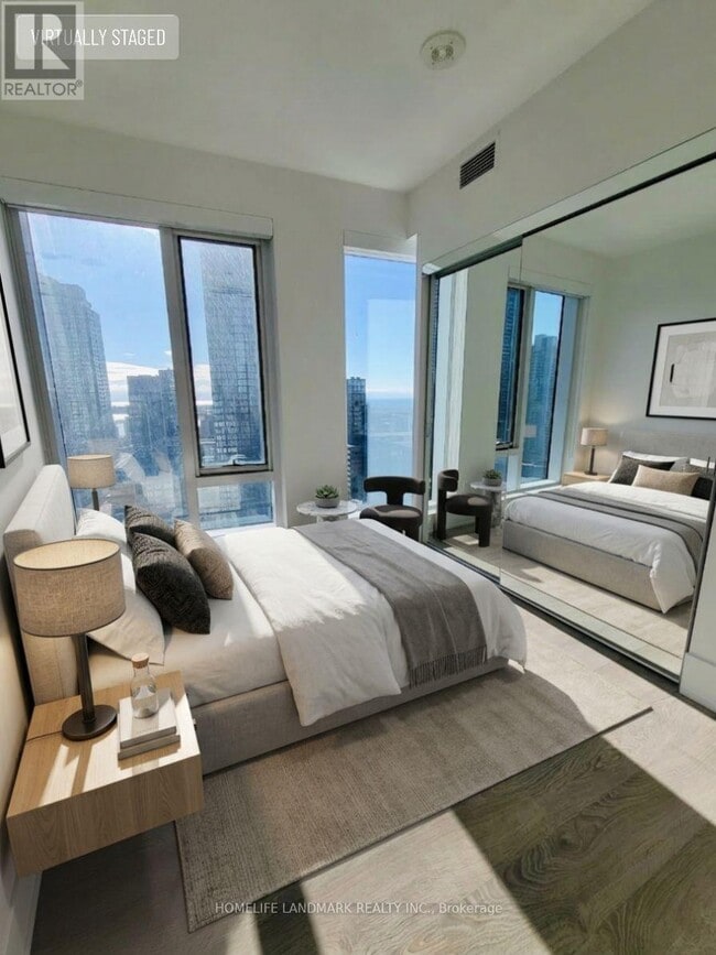 Photo du bâtiment - 470 Front St W