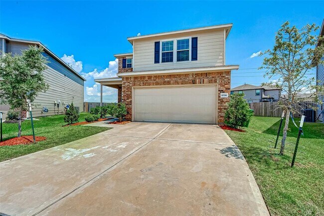 Building Photo - 2736 Skyview Long Dr