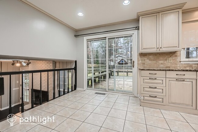 Foto del edificio - 5381 Willow Point Parkway