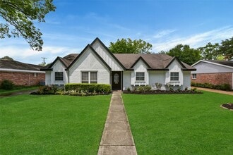 Building Photo - 5946 Valkeith Dr