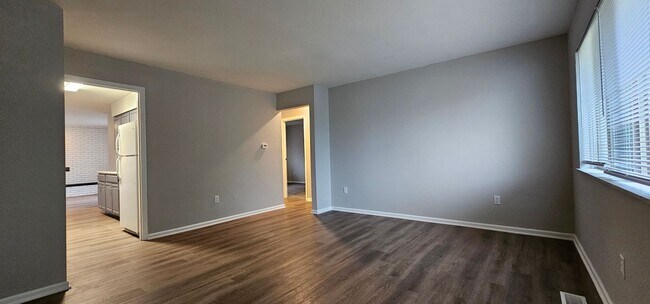 Building Photo - Newly Renovated 2-Bedroom Duplex in Butler...
