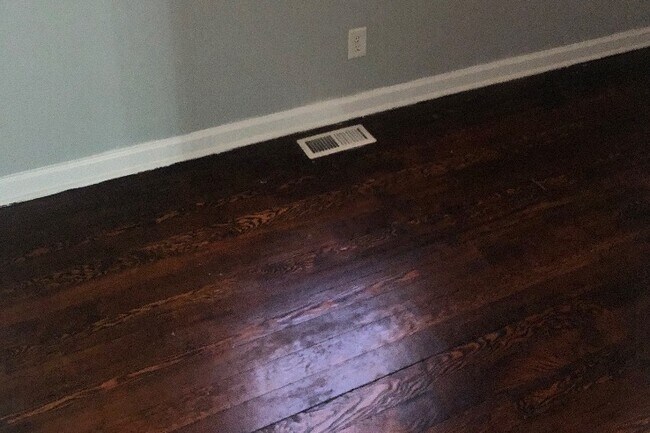 Building Photo - 10619 S Perry Ave