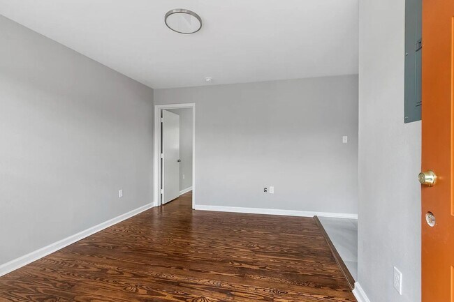 Foto del edificio - Renovated 1BD/1BA Two Blocks Off St Charles Ave.