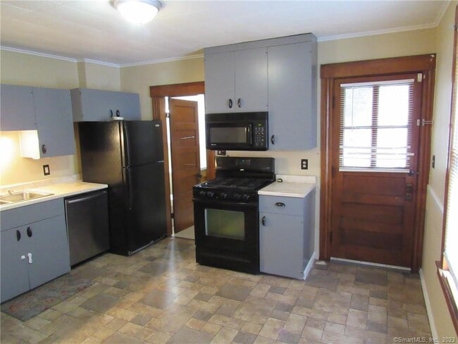 Building Photo - 292 Brightwood Ave