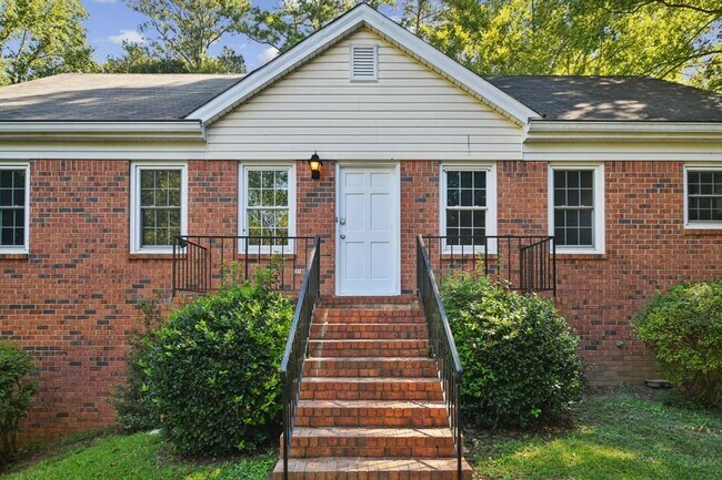 Building Photo - 5659 Whispering Pines Rd