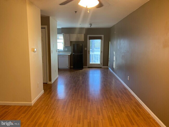 Foto del edificio - 212 Rehoboth Ave