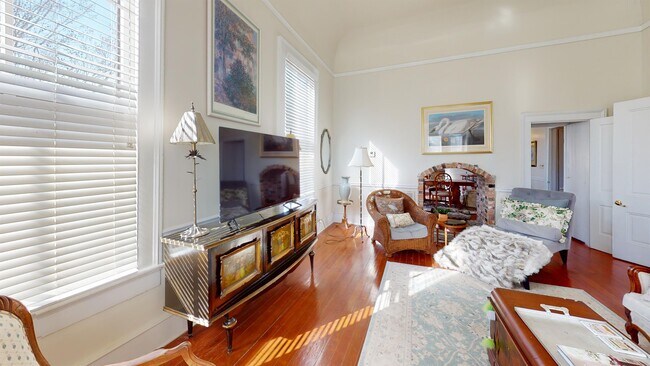 Foto del edificio - 648 Clayton St