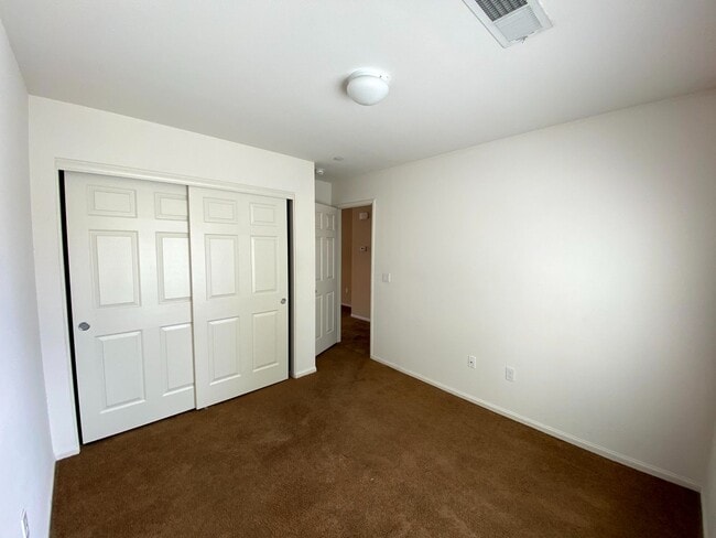 Building Photo - 185 Sampson