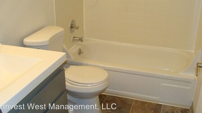 Foto del edificio - 121 NE Hearthwood Blvd