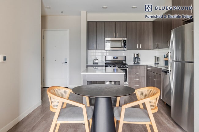 Foto del edificio - 3560 Rambla Pl