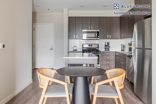 Foto del edificio - 3560 Rambla Pl