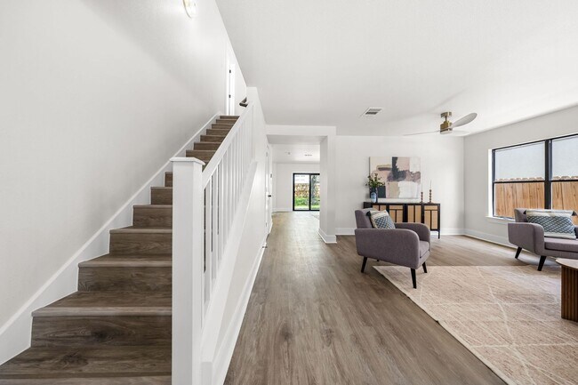 Foto del edificio - Stunning 3/BR, 2/BA Modern Rental Home – A...