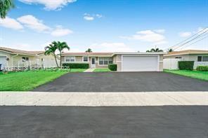 Foto del edificio - 949 SE 10th Ct