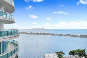 Building Photo - 2127 Brickell Ave