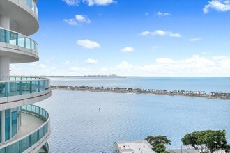 Building Photo - 2127 Brickell Ave