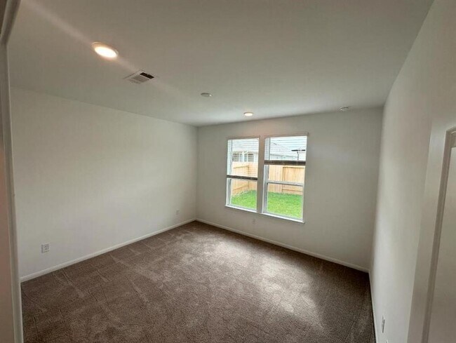 Building Photo - 17615 Gambrel Ln