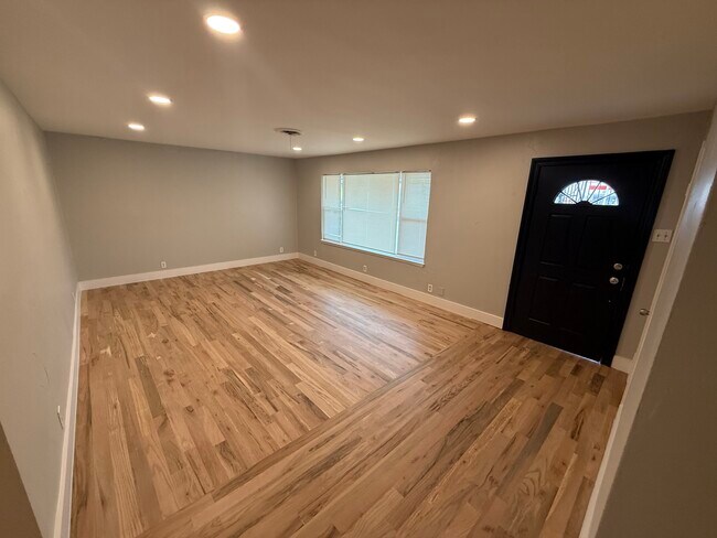 Foto del edificio - 2858 Royal Ln