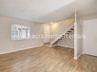 Building Photo - Nicely Updated 3bd/1.5ba Duplex near Power Inn & Gerber Rd