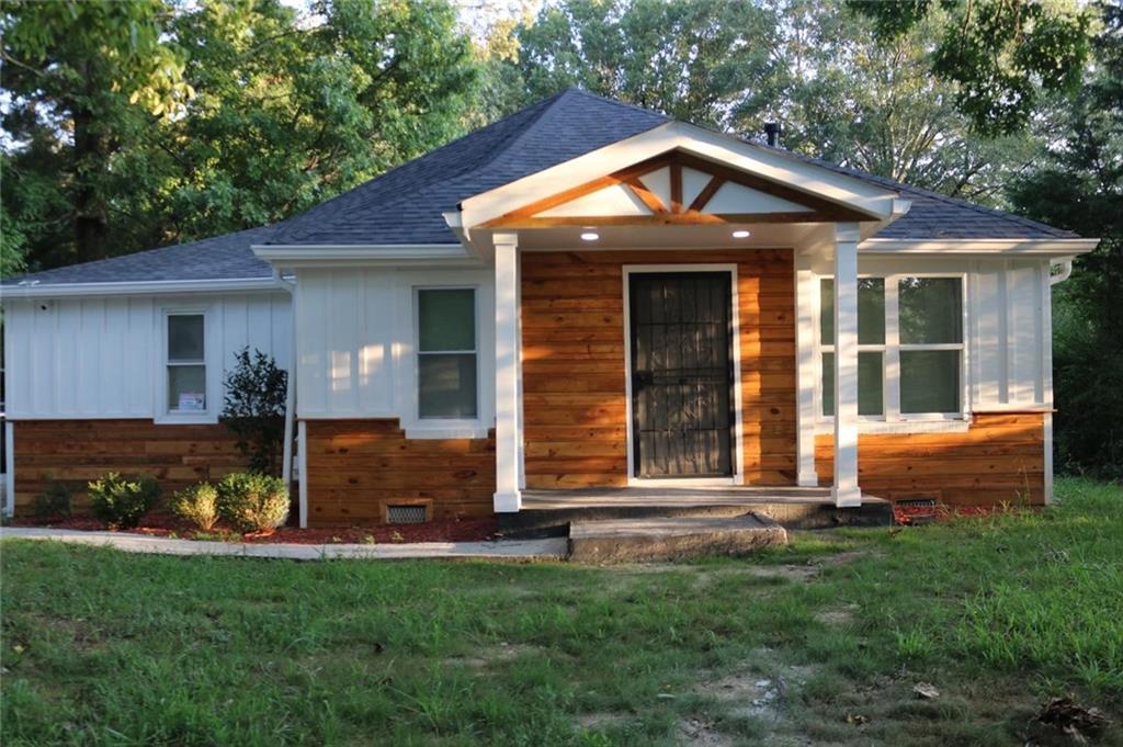 Foto principal - 2040 Penelope St NW