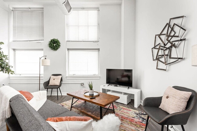 Building Photo - 50 N Illinois St