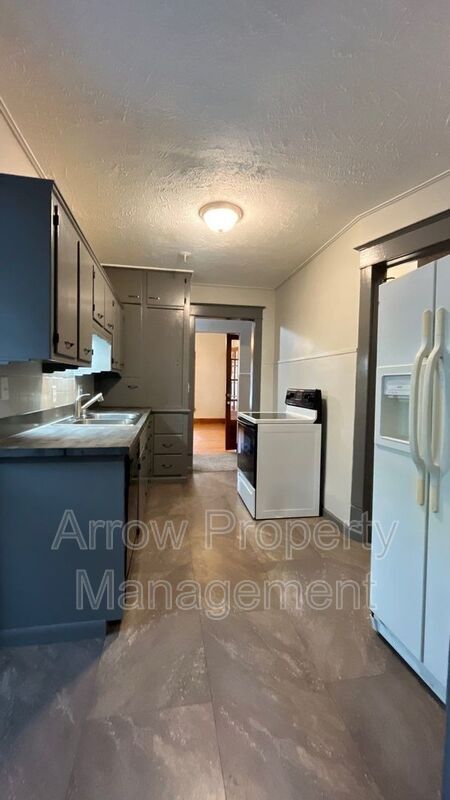 Foto del edificio - 4902 Madison Ave