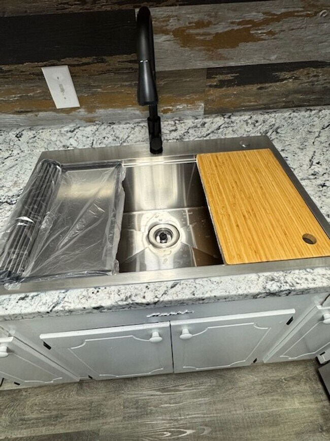 Foto del edificio - 610 Park Ave