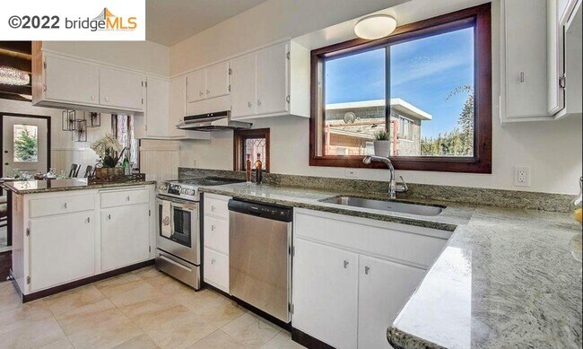 Foto del edificio - 107 Sunnyside Ave